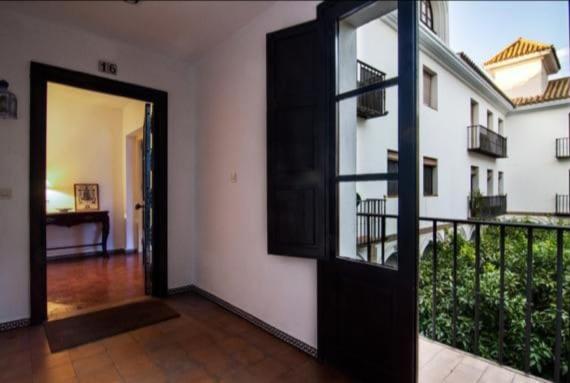 Apartamento En Un Dormitorio En Plaza Alfaro Севилья Экстерьер фото